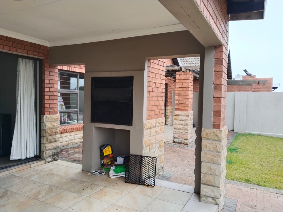 To Let 3 Bedroom Property for Rent in Hillside Free State